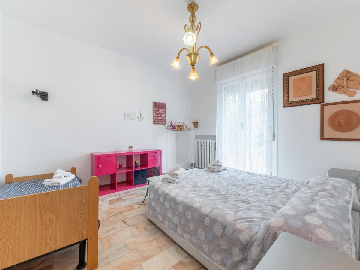Flaminia Bright & Roomy Apartment Pesaro Luaran gambar