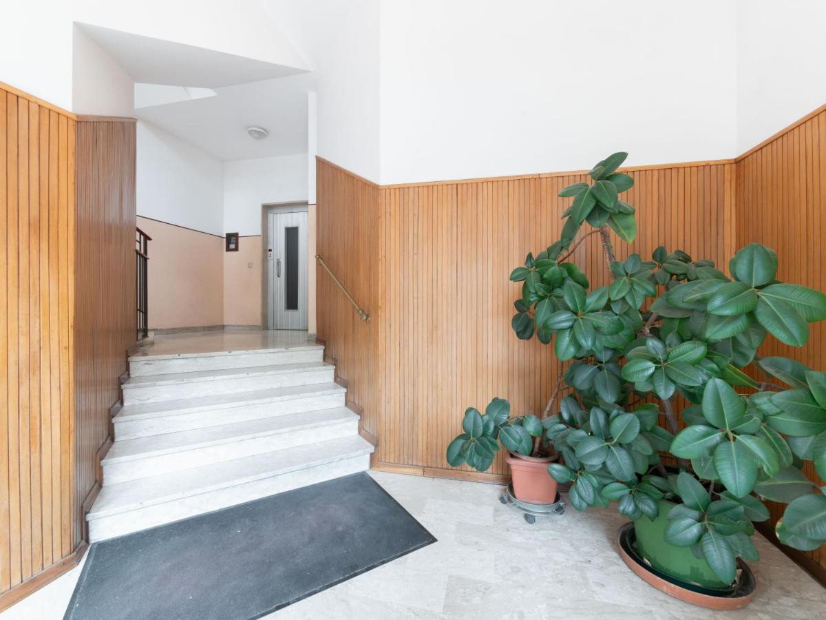Flaminia Bright & Roomy Apartment Pesaro Luaran gambar